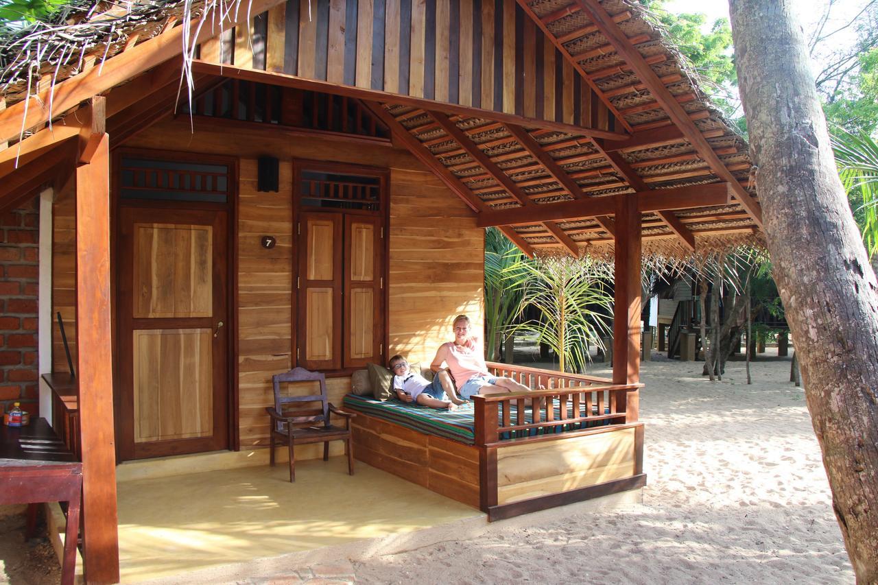 Shiva'S Beach Cabanas Tangalle Kültér fotó